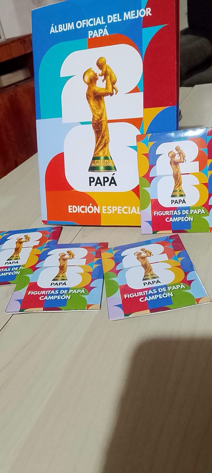 Álbum de figuritas del Mundial edición día del padre - Imagen 3